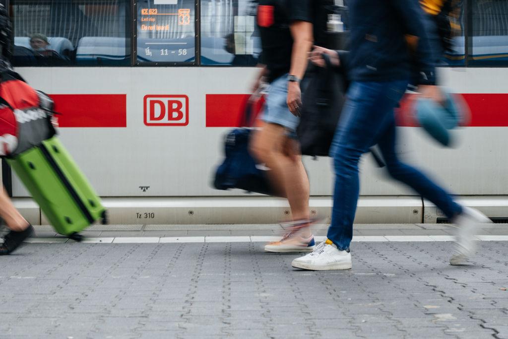 Tarifstreit Mit Bahn: EVG Plant Urabstimmung Zu Streik | BR24