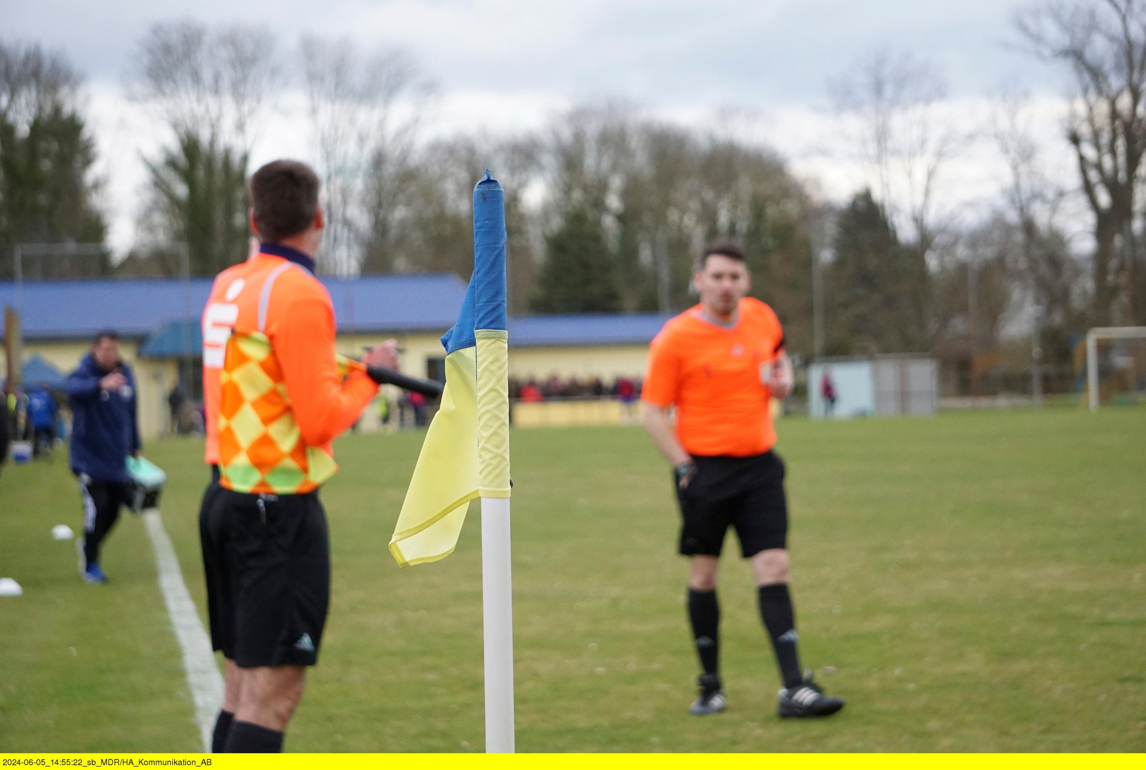 Schiedsrichterteam beim Derby in Zörbig.