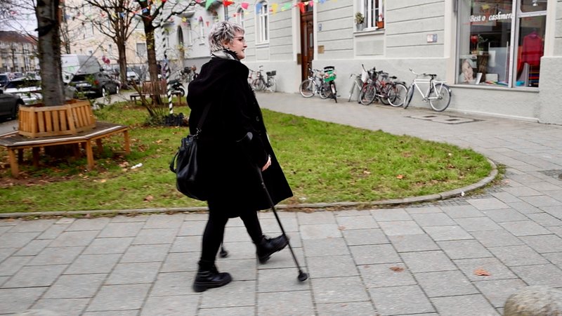 Susanne Streifeneder, lebt mit PFFD | Bild: Bayerischer Rundfunk/Rüdiger Kronthaler Susanne Streifeneder, lebt mit PFFD