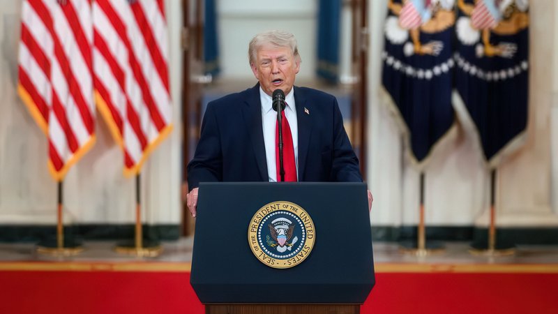 US Präsident Donald Trump im Weißen Haus | Bild: picture alliance / ZUMAPRESS.com | Daniel Torok/White House US Präsident Donald Trump im Weißen Haus