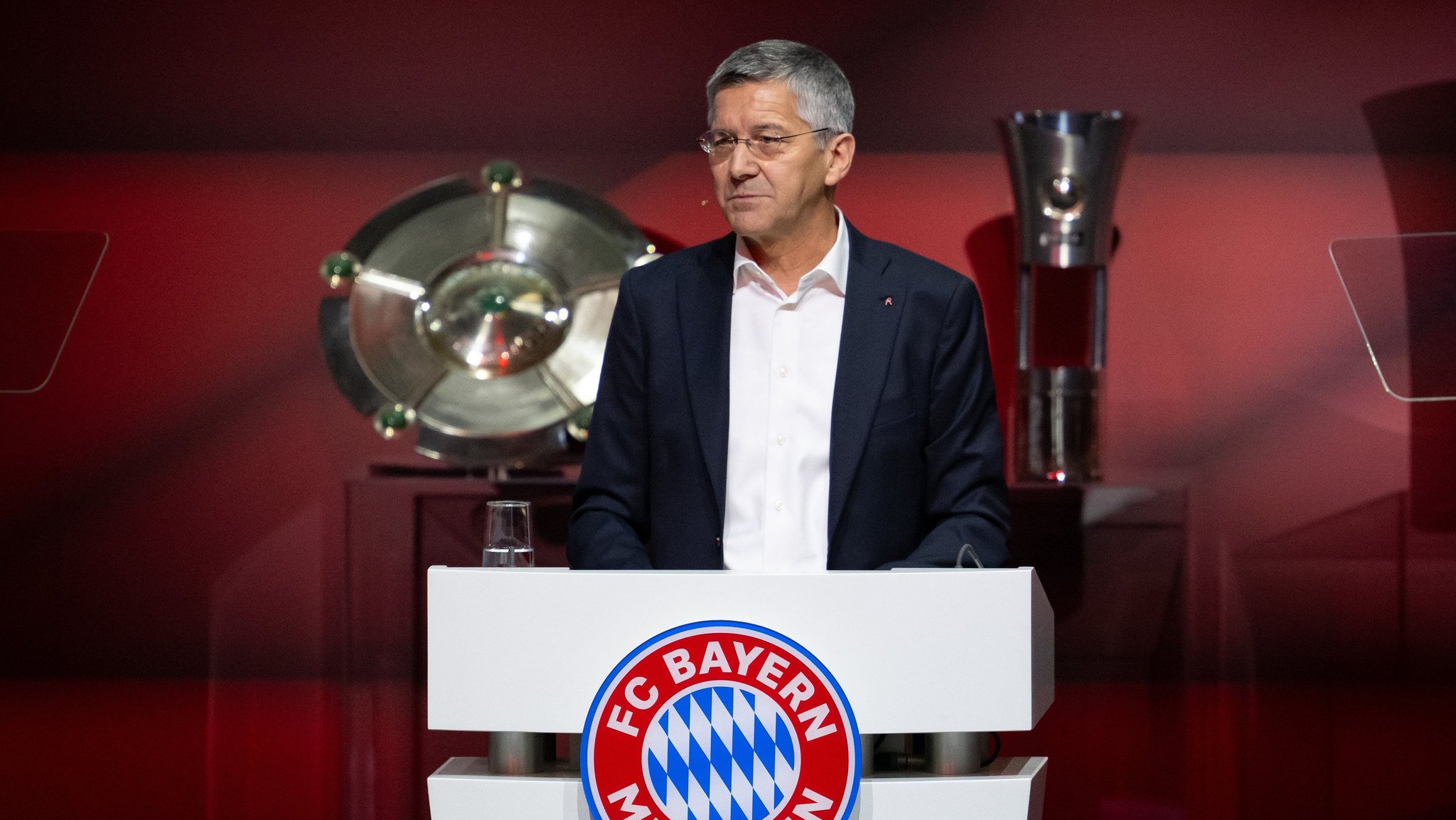  Herbert Hainer bei der Jahreshauptversammlung des FC Bayern München