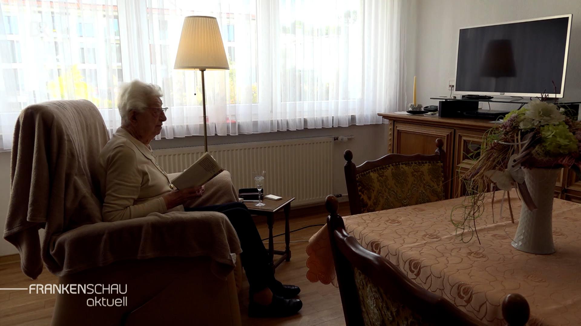 Diese Dame ist eine von den überdurchschnittlichen Vielen über 100-Jährigen in Würzburg.