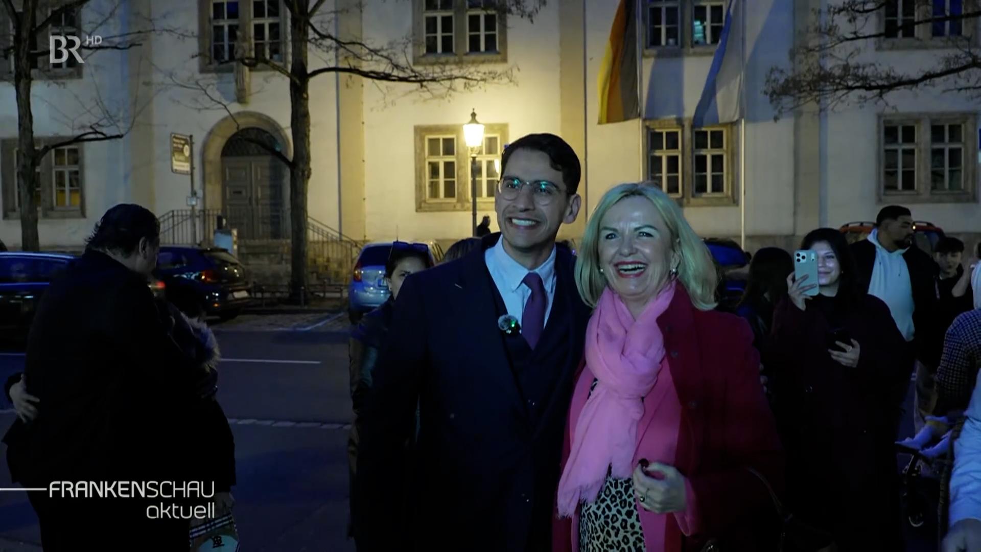 Auf dem Bild ist ein Politiker zu sehen.