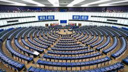 Blick in den Plenarsaal des Europaparlaments. | Bild:picture alliance / SULUPRESS.DE | Marc Vorwerk/SULUPRESS.DE