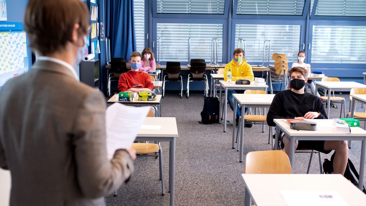 Schulen Mussen Keine Ersatz Masken Stellen Br24