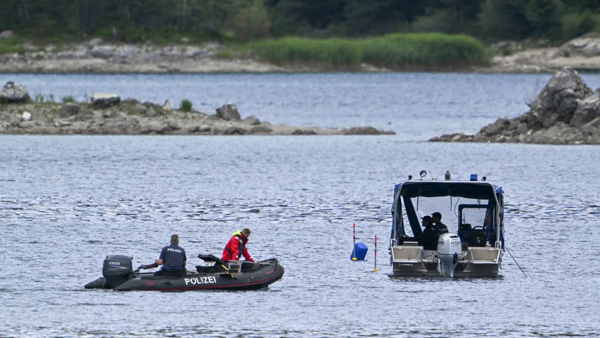 Nach tagelanger Suche: Vater und Sohn tot aus Eibsee geborgen