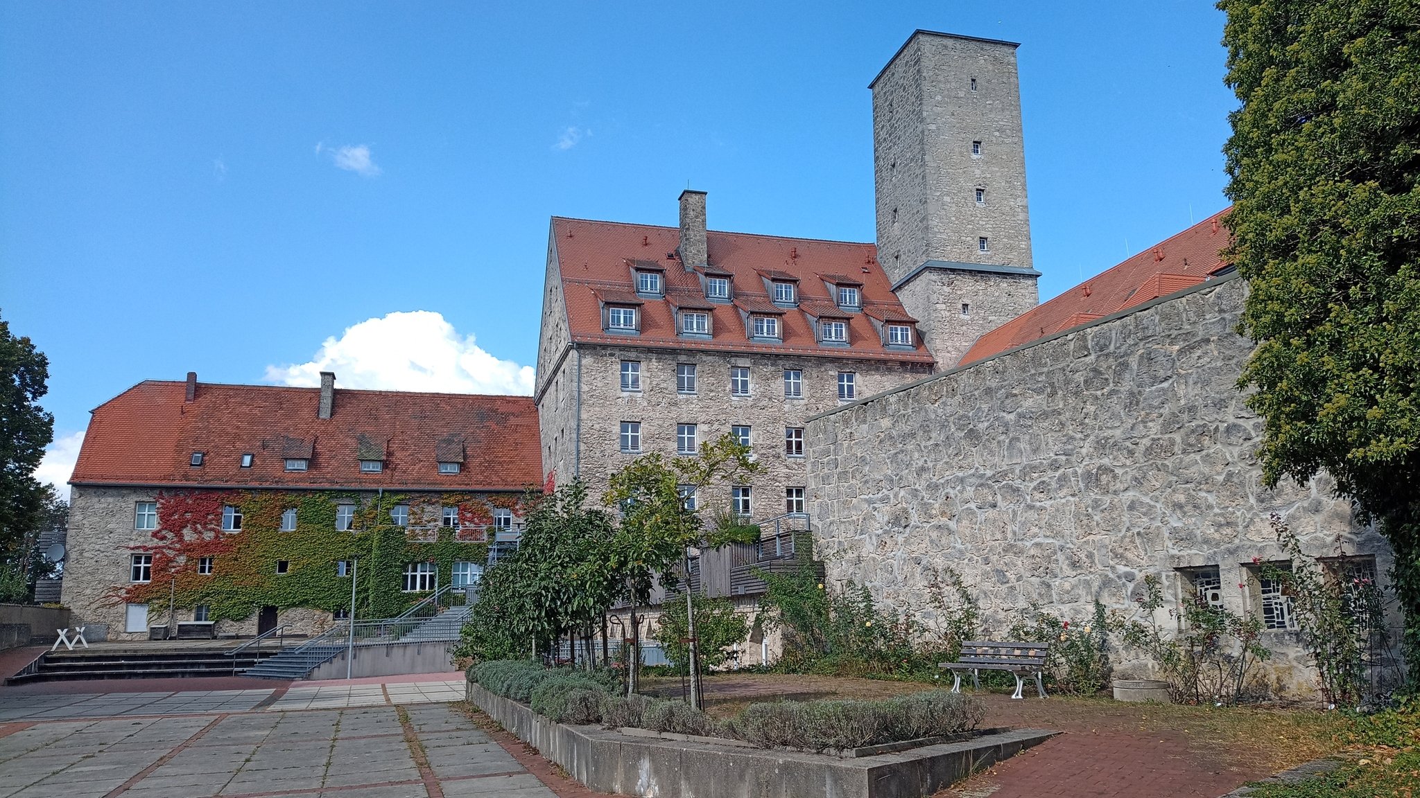 Blick auf die Burg Feuerstein