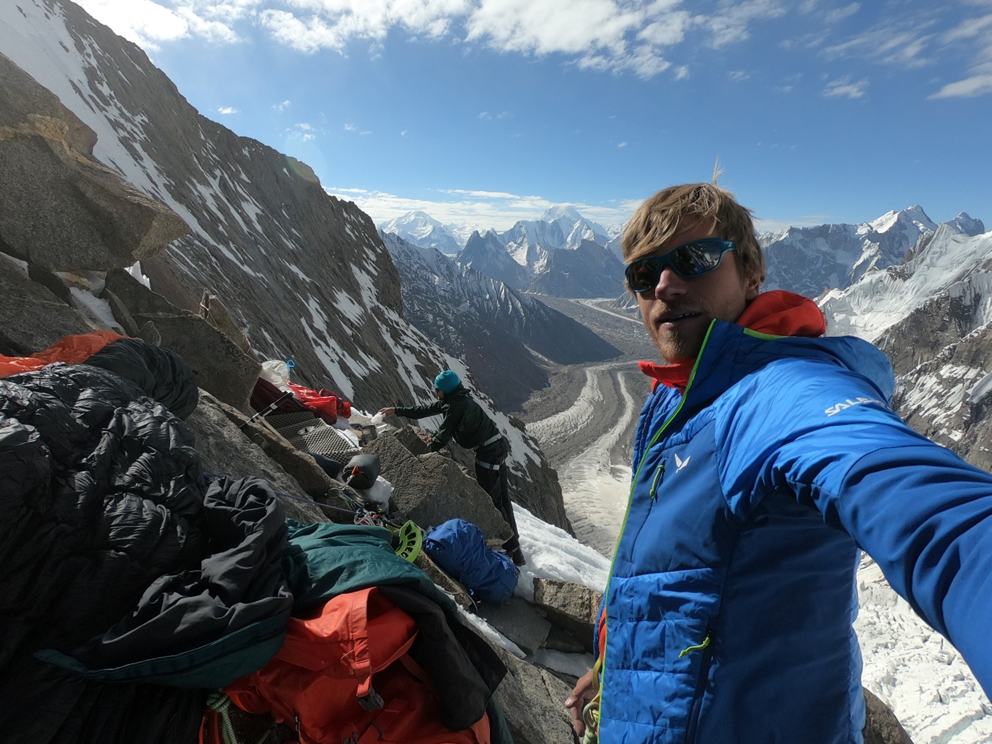 Simon Messner beim Bergsteigen