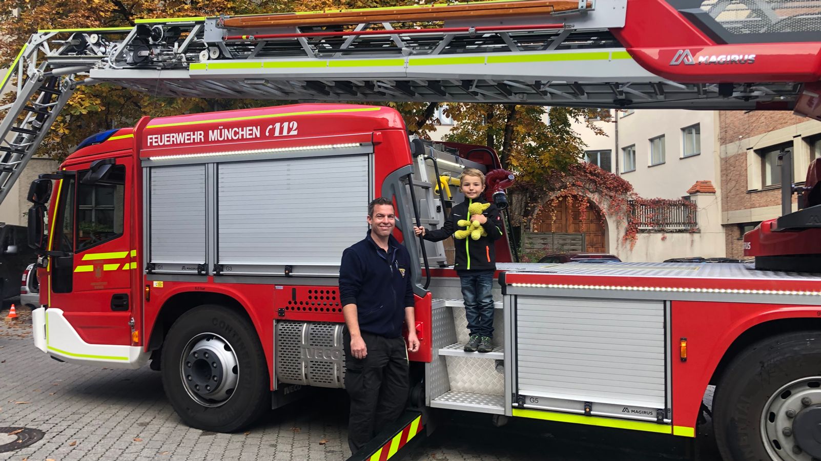 Μόναχο: Ο Ηλίας εκτελεί δοκιμαστική υπηρεσία στην πυροσβεστική 2