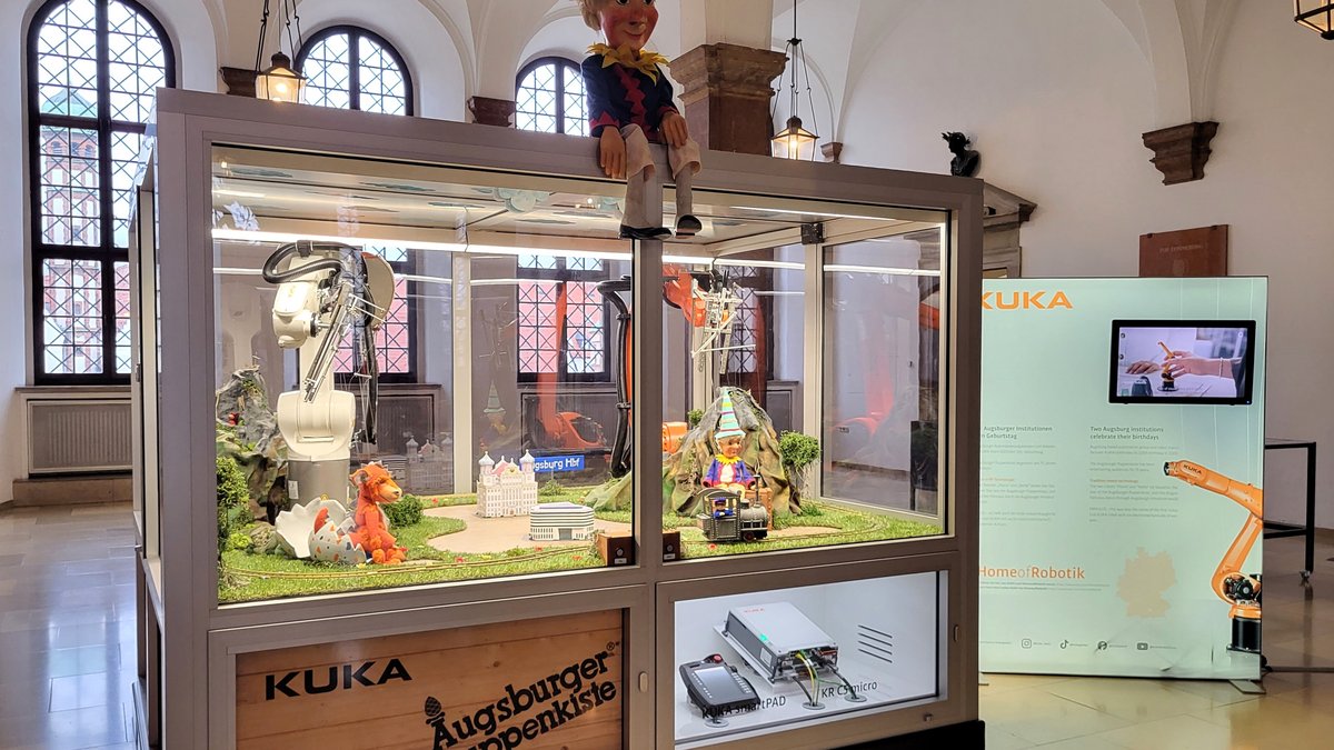 Augsburger Puppenkiste meets Kuka-Roboter