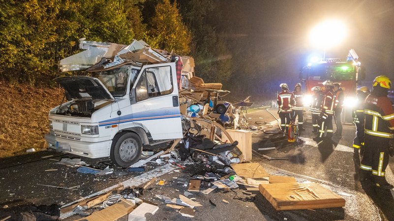 Schwerer Unfall auf A70 bei Knetzgau: Lkw prallt auf Wohnmobil