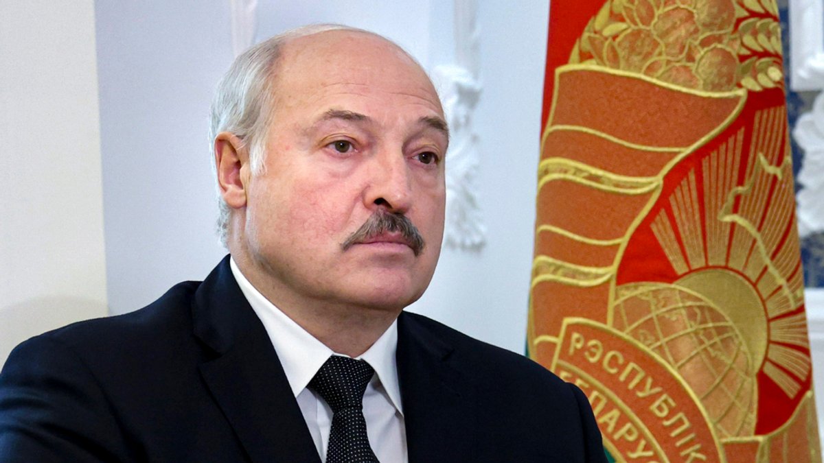 Alexander Lukaschenko, Präsident von Belarus, während eines Interviews mit dem russischen Magazin der Natsionalnaya Oborona (Nationale Verteidigung) am 9.11.21.. 