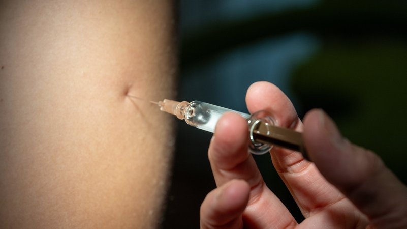 Die jährliche Grippeschutzimpfung schützt vor der schweren Erkrankung | Bild: Stefan Puchner, dpa-Bildfunk Die jährliche Grippeschutzimpfung schützt vor der schweren Erkrankung