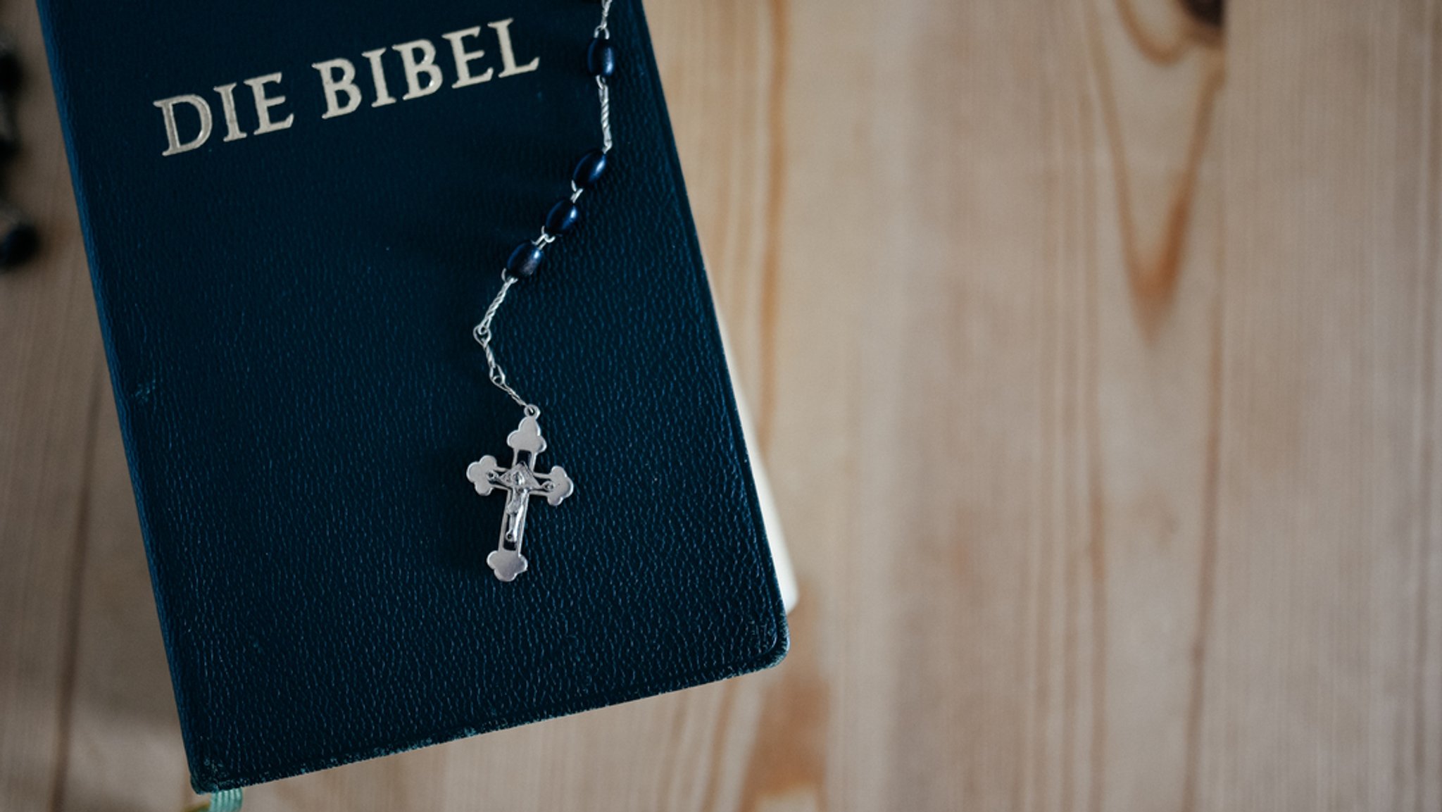 Gott, Macht, Nation – wie die Bibel politisch missbraucht wird