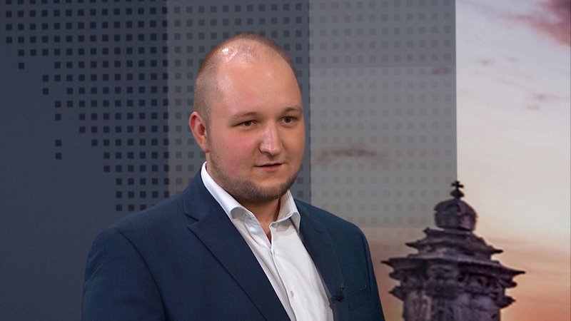 Politikforscher Johannes Steup im Interview | Bild: Bayerischer Rundfunk 2025 Politikforscher Johannes Steup im Interview