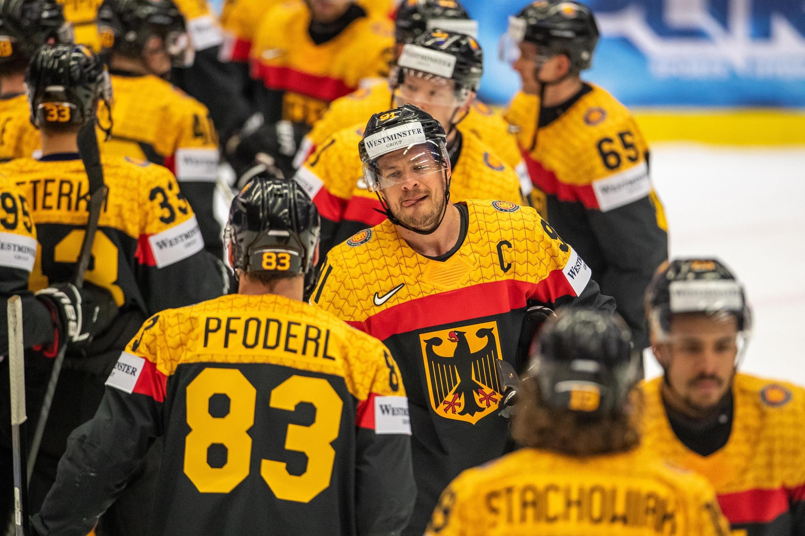 Die Spieler der DEB-Auswahl nach der WM-Niederlage gegen Schweden