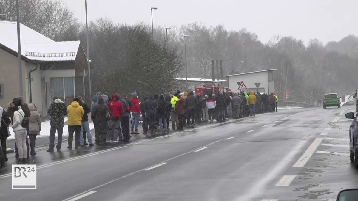 Ansturm Auf Corona Teststation An Bayerisch Tschechischer Grenze Br24