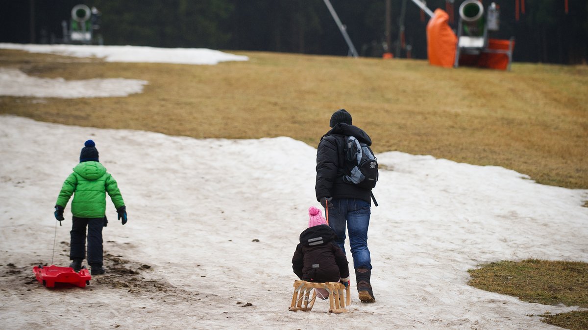 Wärme und Regen: Bayerischer Wald stellt vorerst Skibetrieb ein