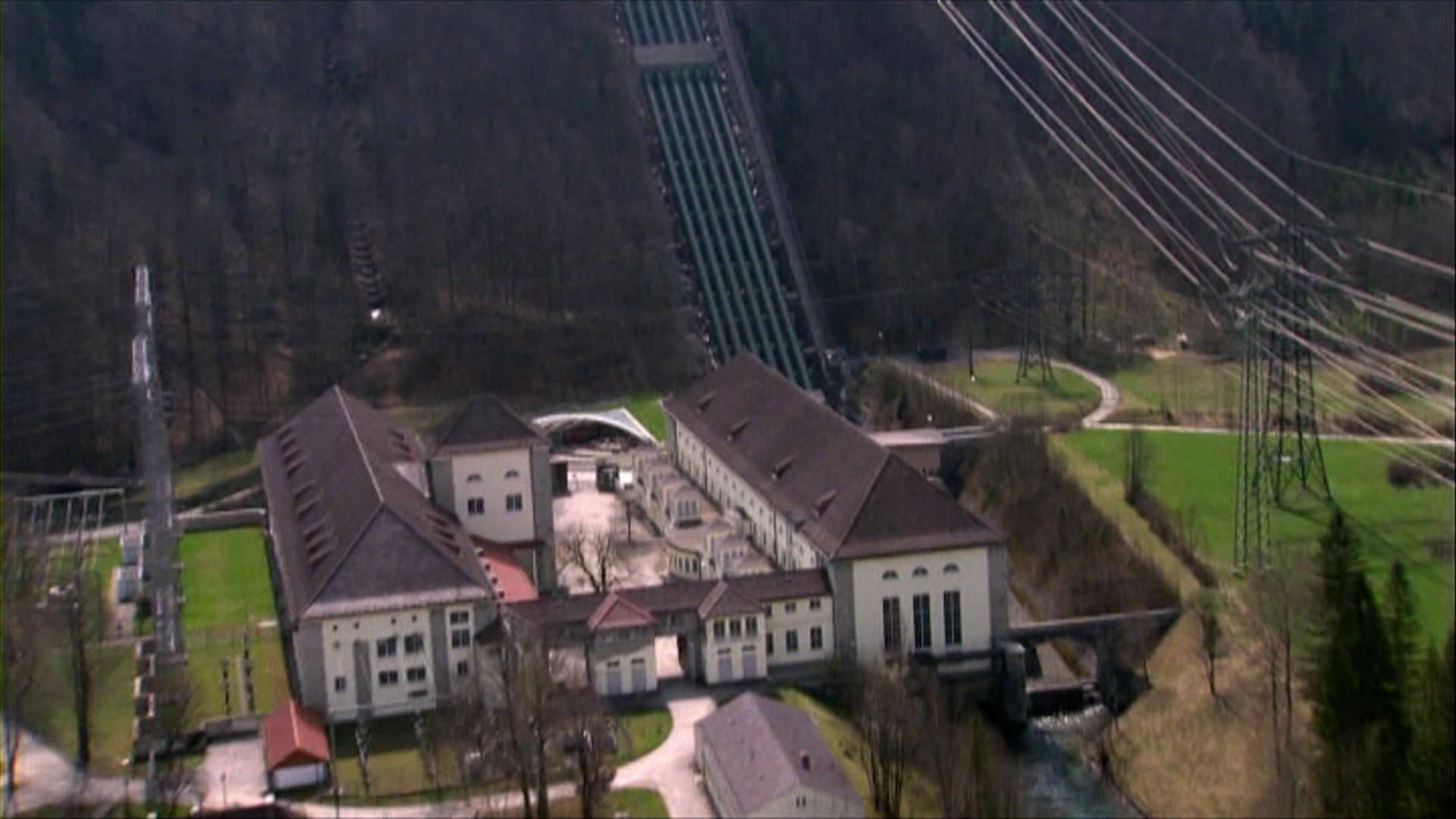 Heute vor 100 Jahren hat das Walchenseekraftwerk zum ersten Mal elektrischen Strom geliefert - damals eine Sensation. 