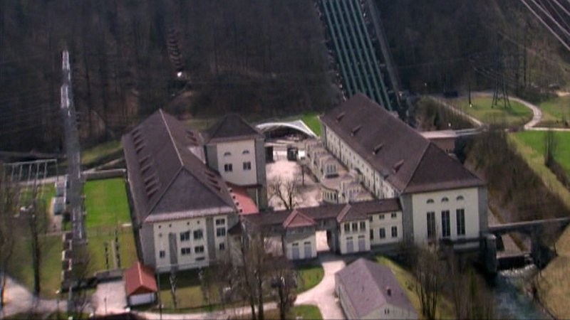 Heute vor 100 Jahren hat das Walchenseekraftwerk zum ersten Mal elektrischen Strom geliefert - damals eine Sensation. | Bild: BR Heute vor 100 Jahren hat das Walchenseekraftwerk zum ersten Mal elektrischen Strom geliefert - damals eine Sensation.