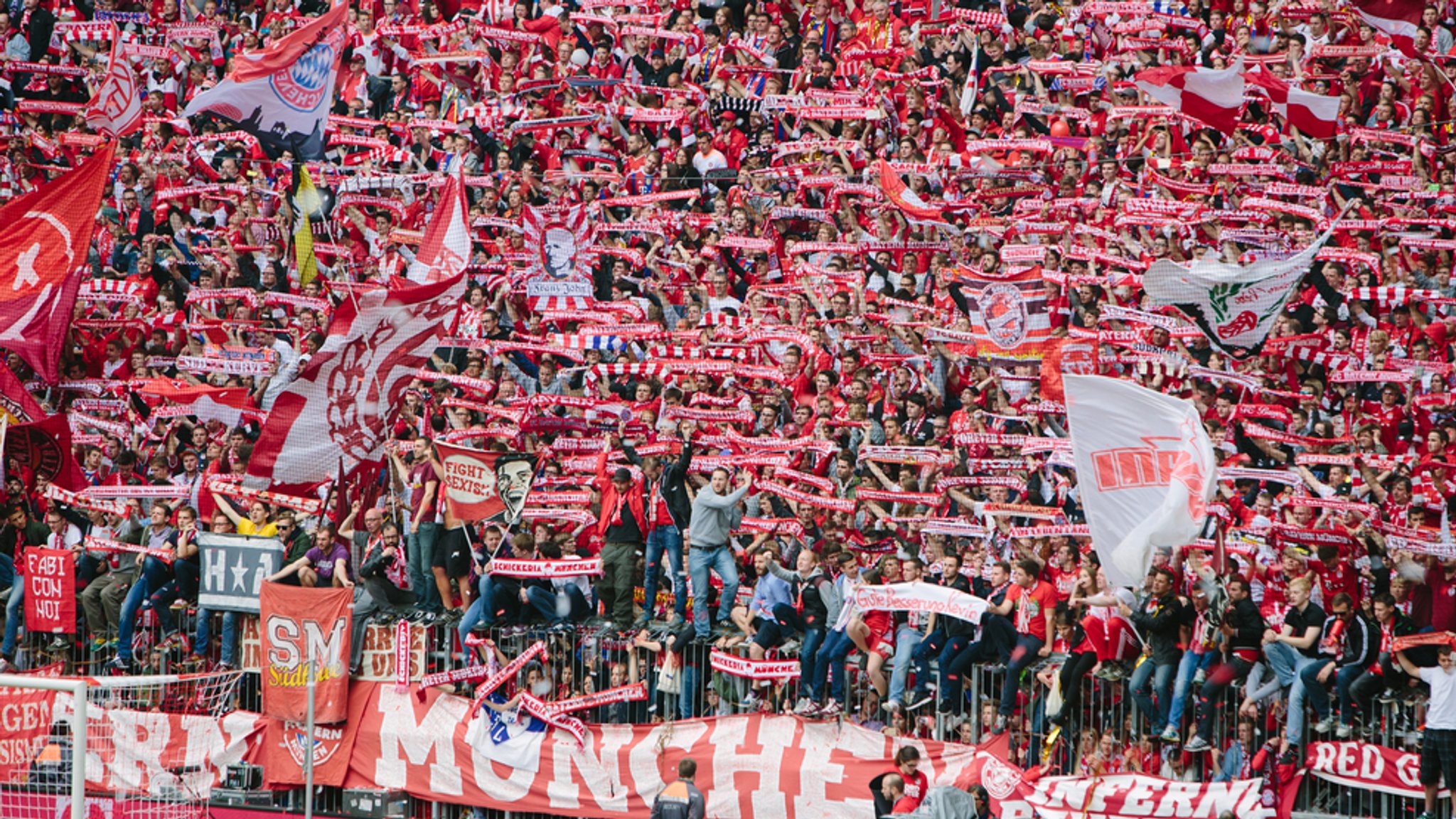 Symbolbild FC Bayern Fans