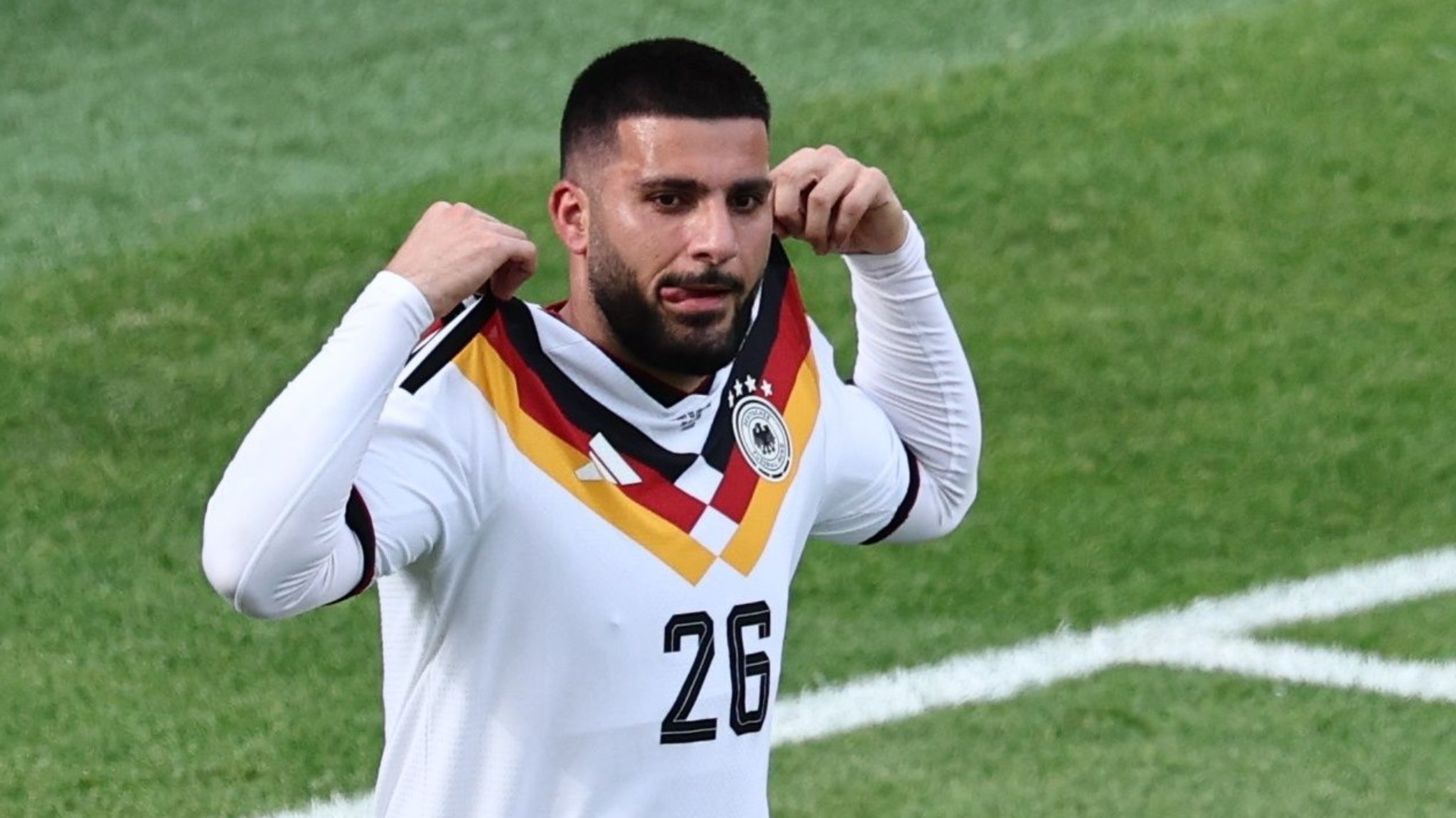 ARCHIV - 20.06.2026, Kanada, Toronto: Fußball, Männer, WM 2026, Deutschland - Elfenbeinküste, Vorrunde, Gruppe E, Spieltag 2, Toronto-Stadion, Deniz Undav (Deutschland) jubelt nach seinem zweiten Tor zum 2:1. ACHTUNG: Gemäß den Auflagen der FIFA dürfen die Bilder ausschließlich zur redaktionellen Verwendung genutzt werden. Eine kommerzielle Nutzung ist ausgeschlossen. Zudem dürfen keine videoähnlichen Sequenzen erstellt werden, und es dürfen keine Veränderungen weder im Vordergrund noch im Hintergrund am Bild vorgenommen werden. (zu dpa: «Nagelsmanns WM-Freispiel ohne «Druck auf dem Kessel»») Foto: Christian Charisius/dpa +++ dpa-Bildfunk +++