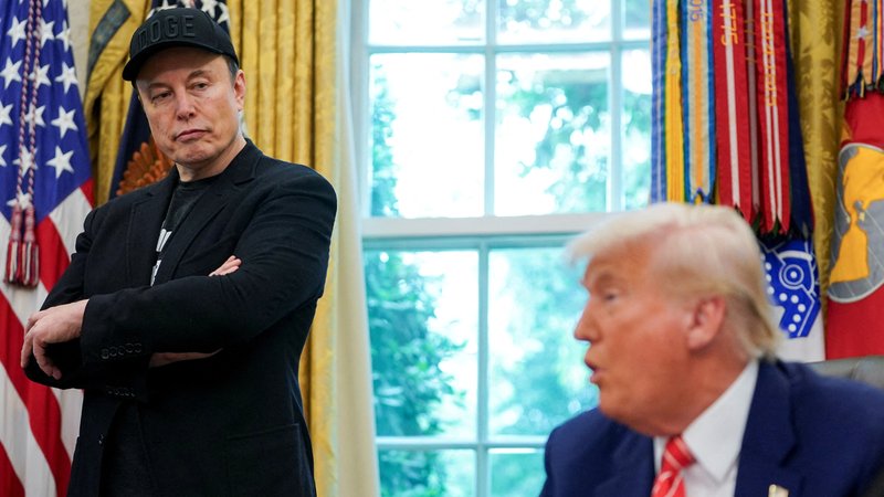 Elon Musk und Donald Trump | Bild: REUTERS/Nathan Howard Elon Musk und Donald Trump