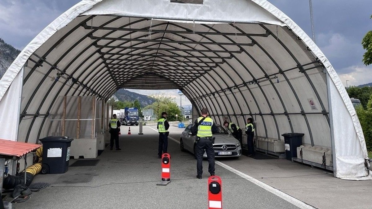 Verschärfte Grenzkontrollen: Dobrindt zieht erste Bilanz