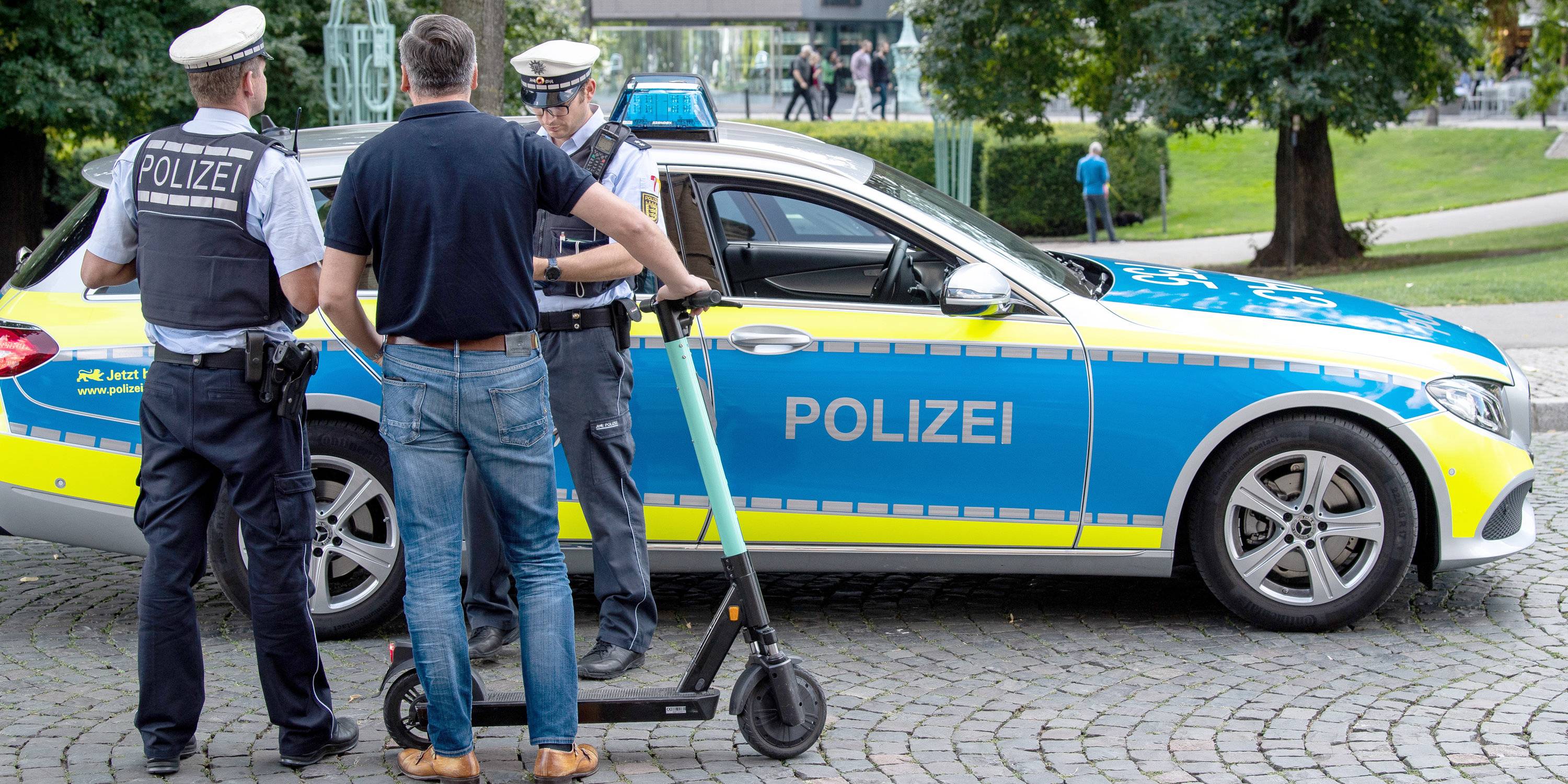 Yippeee Lustige Comics Und Cartoons Lustige Polizei Achtung