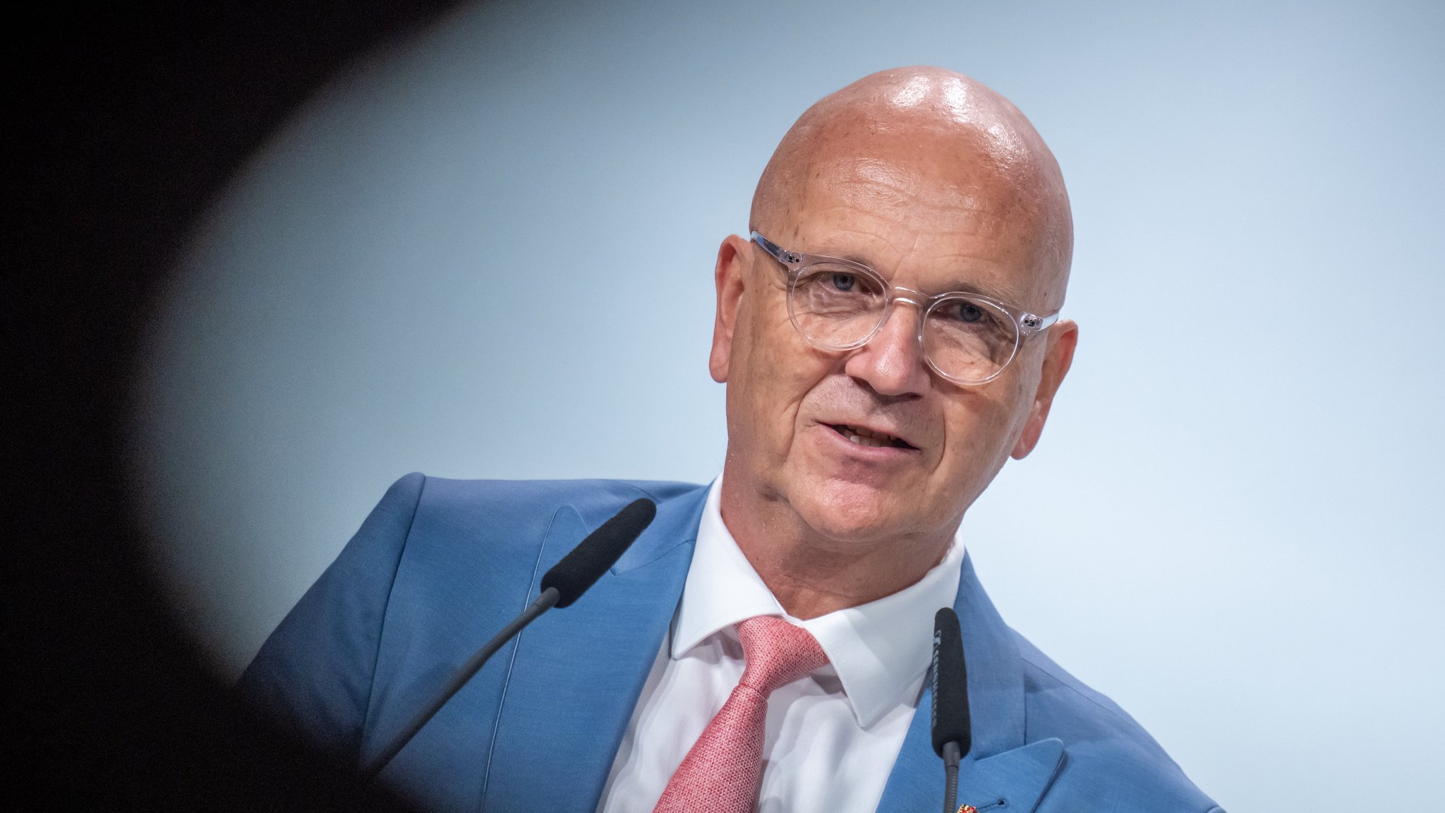 Uwe Brandl, Präsident des Bayerischen Gemeindetags und des Deutschen Städte- und Gemeindebunds (DStGB) | Bild: picture alliance/dpa | Michael Kappeler Uwe Brandl, Präsident des Bayerischen Gemeindetags und des Deutschen Städte- und Gemeindebunds (DStGB)