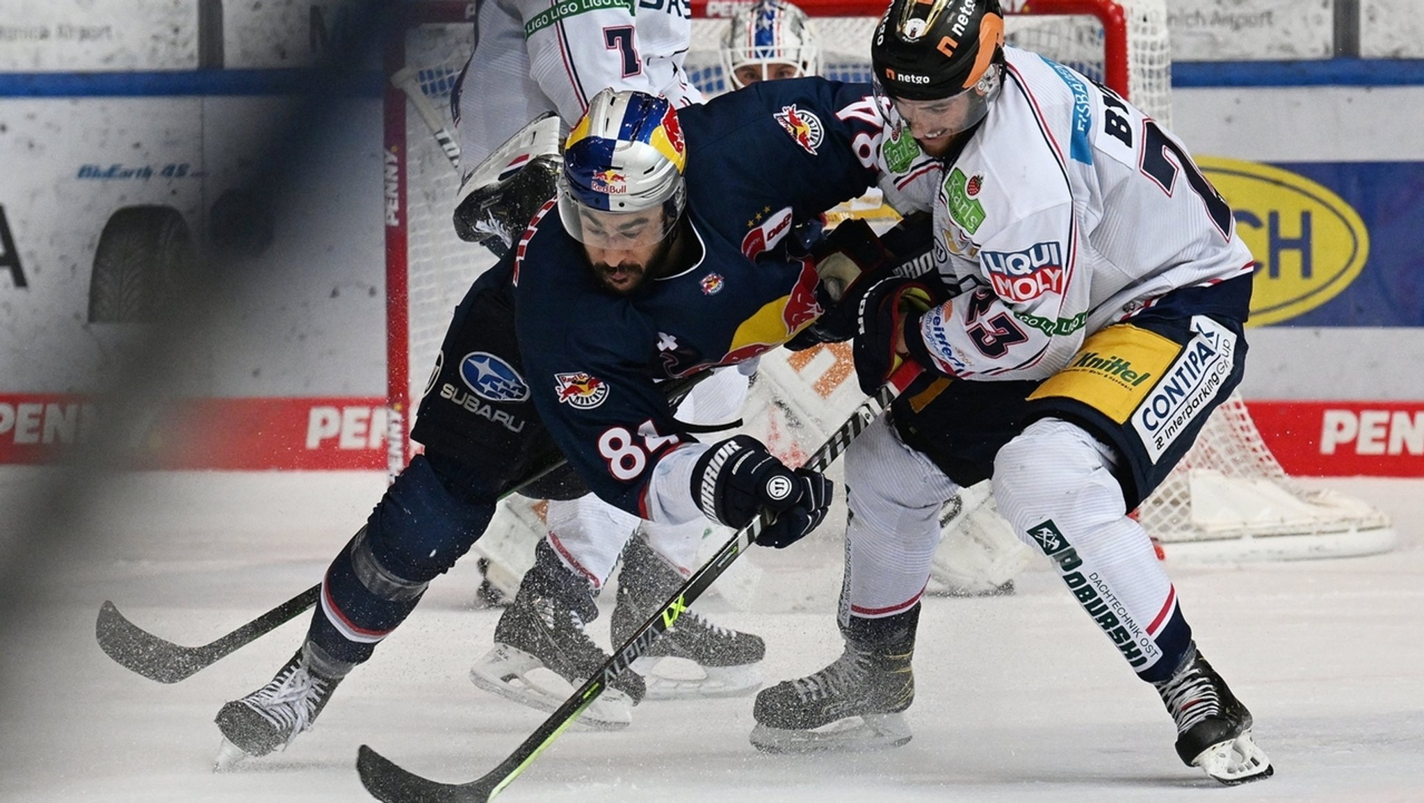 Spielszene EHC München - Eisbären Berlin