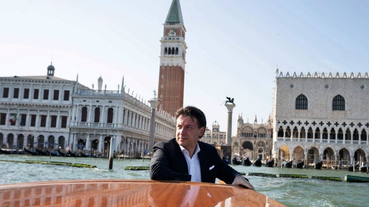 Venedig Nach Dem Rekord Hochwasser Br24