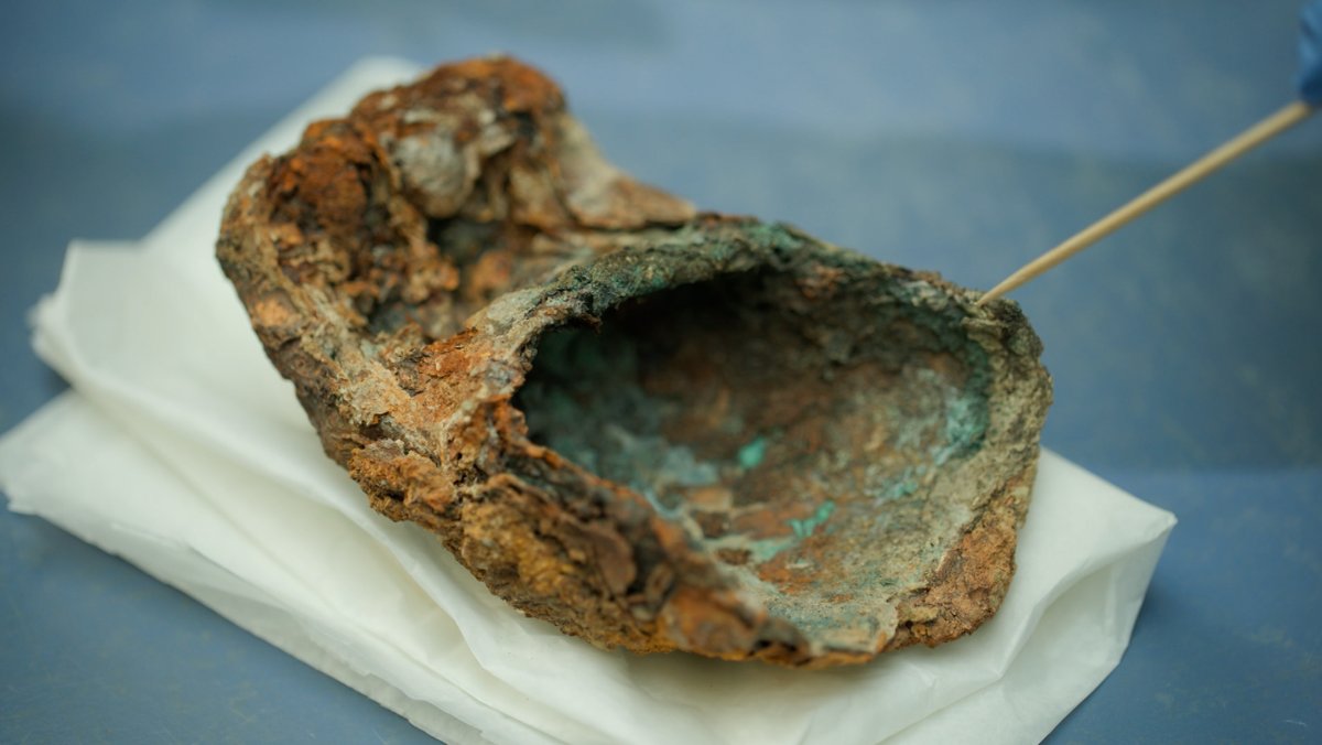 Mittelalterliche Handprothese, gefunden in einem Grab in Freising