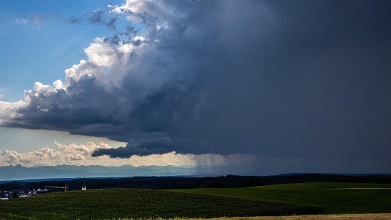(Symbolbild) Unwetter in Bayern erwartet | Bild: picture alliance / blickwinkel/A. Hartl | andreas hartl (Symbolbild) Unwetter in Bayern erwartet