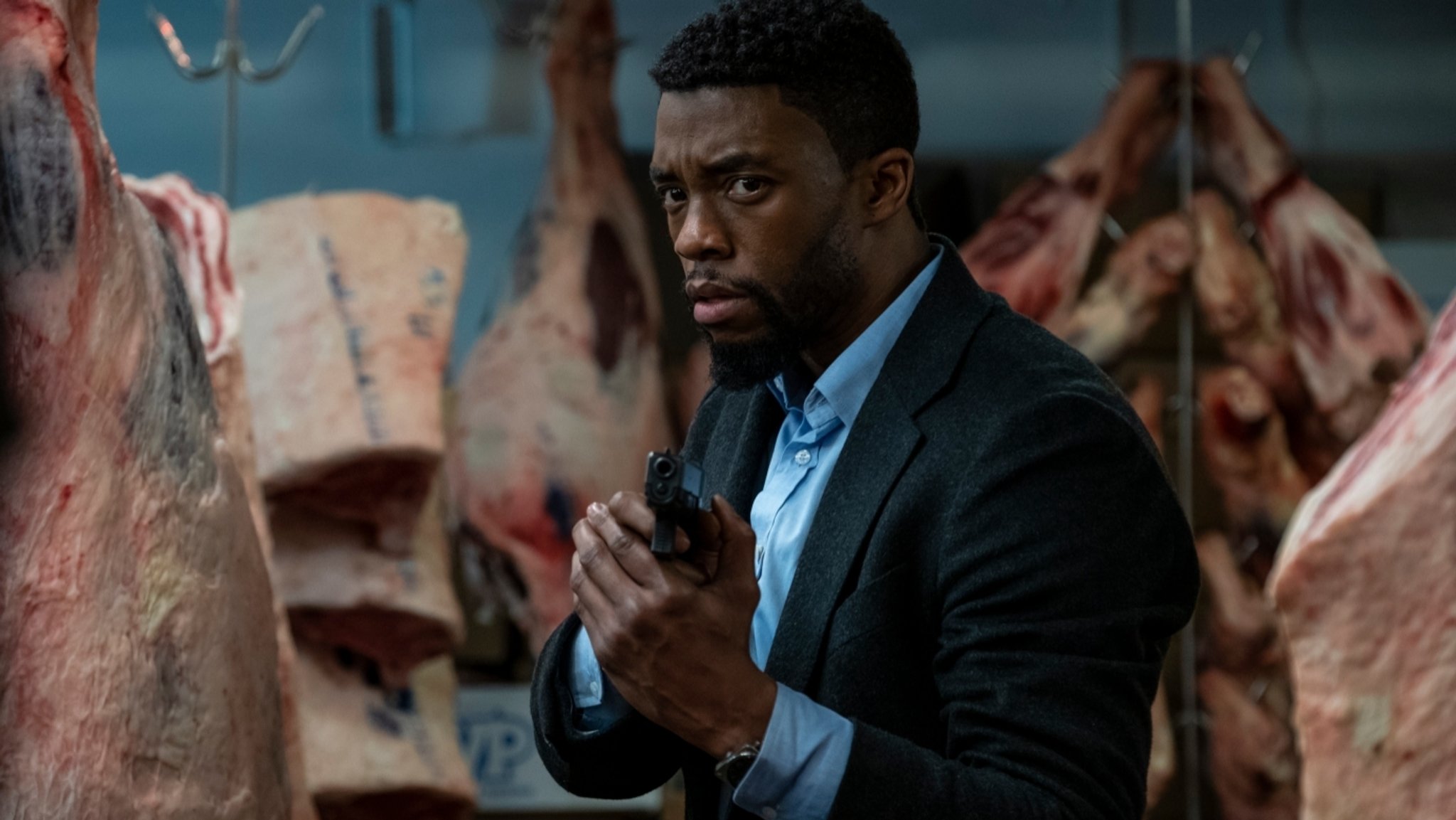 "Black Panther"-Star Chadwick Boseman auf einer wilden Jagd in "21 Bridges" (FIlmszene).