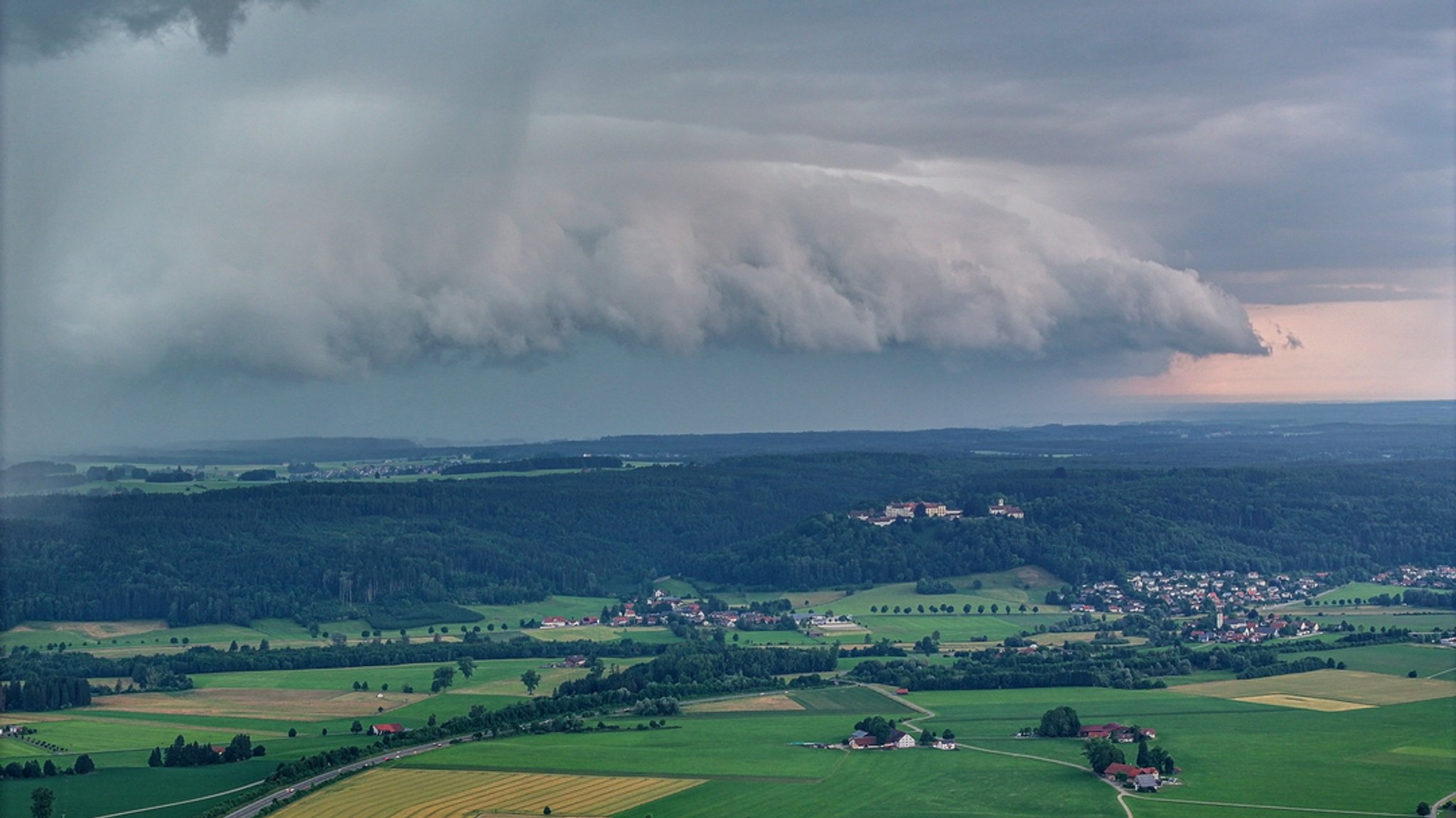 Heftige Gewitter ziehen über den Südosten Bayerns