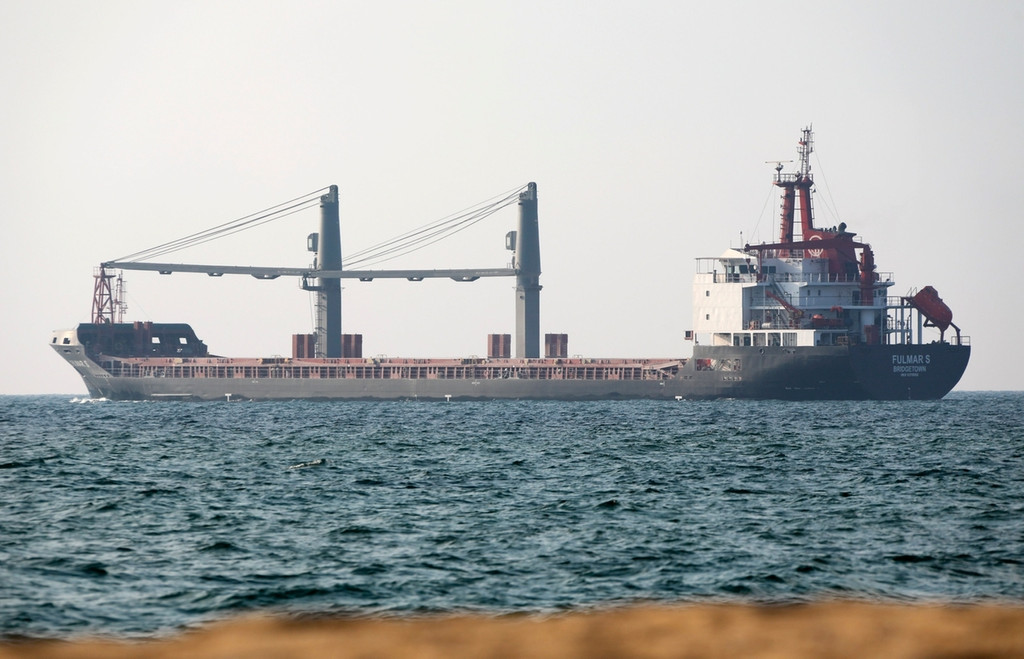 Ein Getreidefrachter verlässt den Hafen von Odessa.
