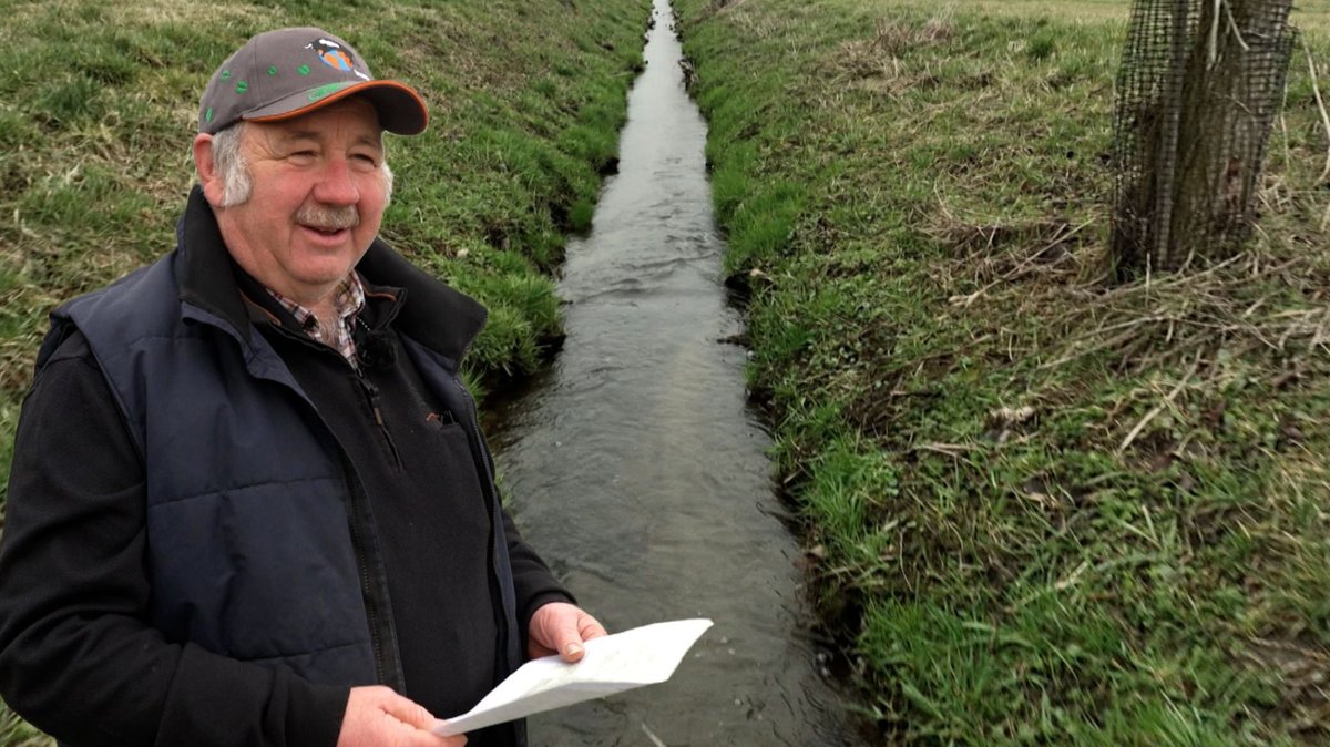Auch Landwirt Simon Sedlmair haben seine Gewässerrandstreifen einige Nerven gekostet.