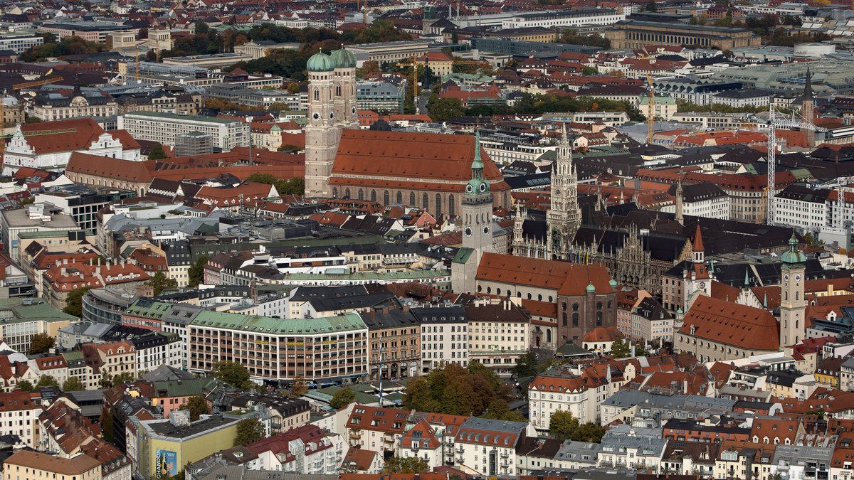 Münchens Zentrum mit Immobilien in Top-Lage von oben