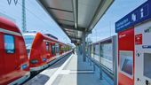 S-Bahn steht in einem Bahnhof. Das 9-Euro-Ticket gilt ab dem 1. Juni. Schon jetzt kann man es kaufen.  | Bild:MVV