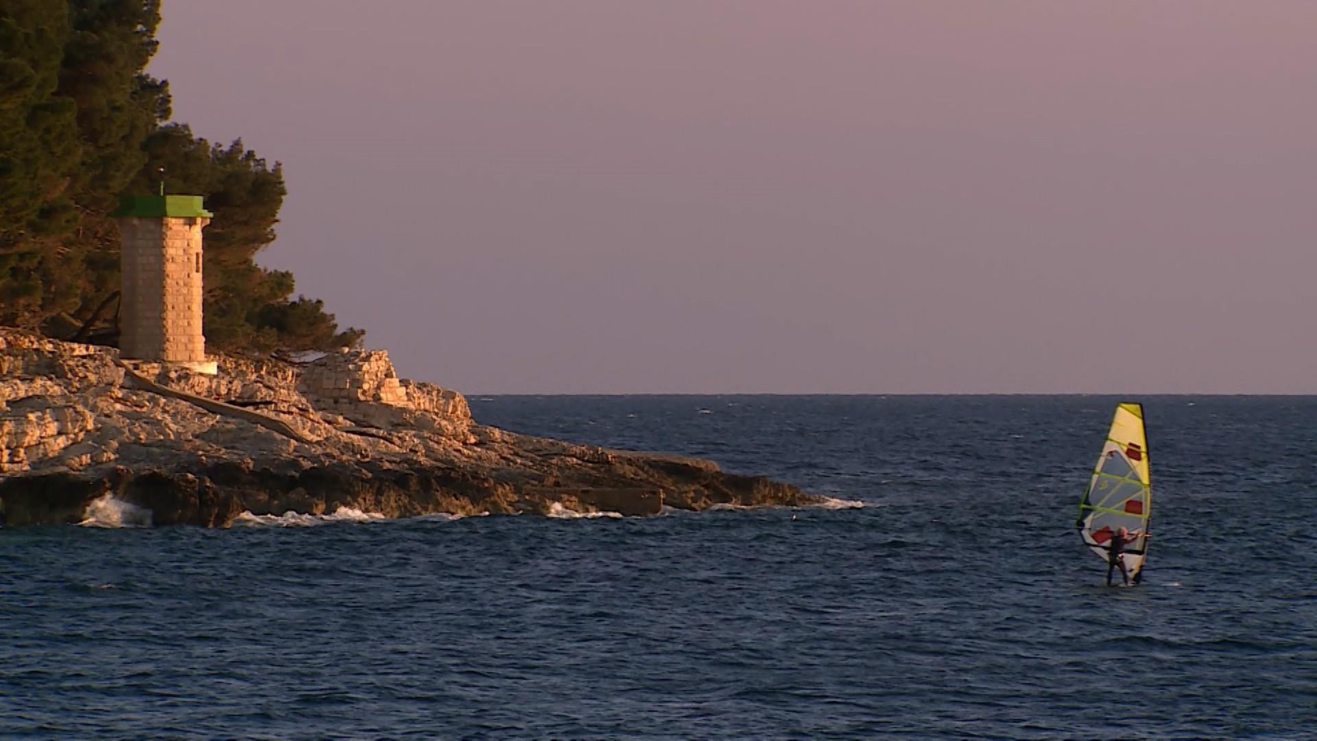 Elmar Vogel betreibt seit 40 Jahren eine Surf- und Katamaranschule in Kroatien.