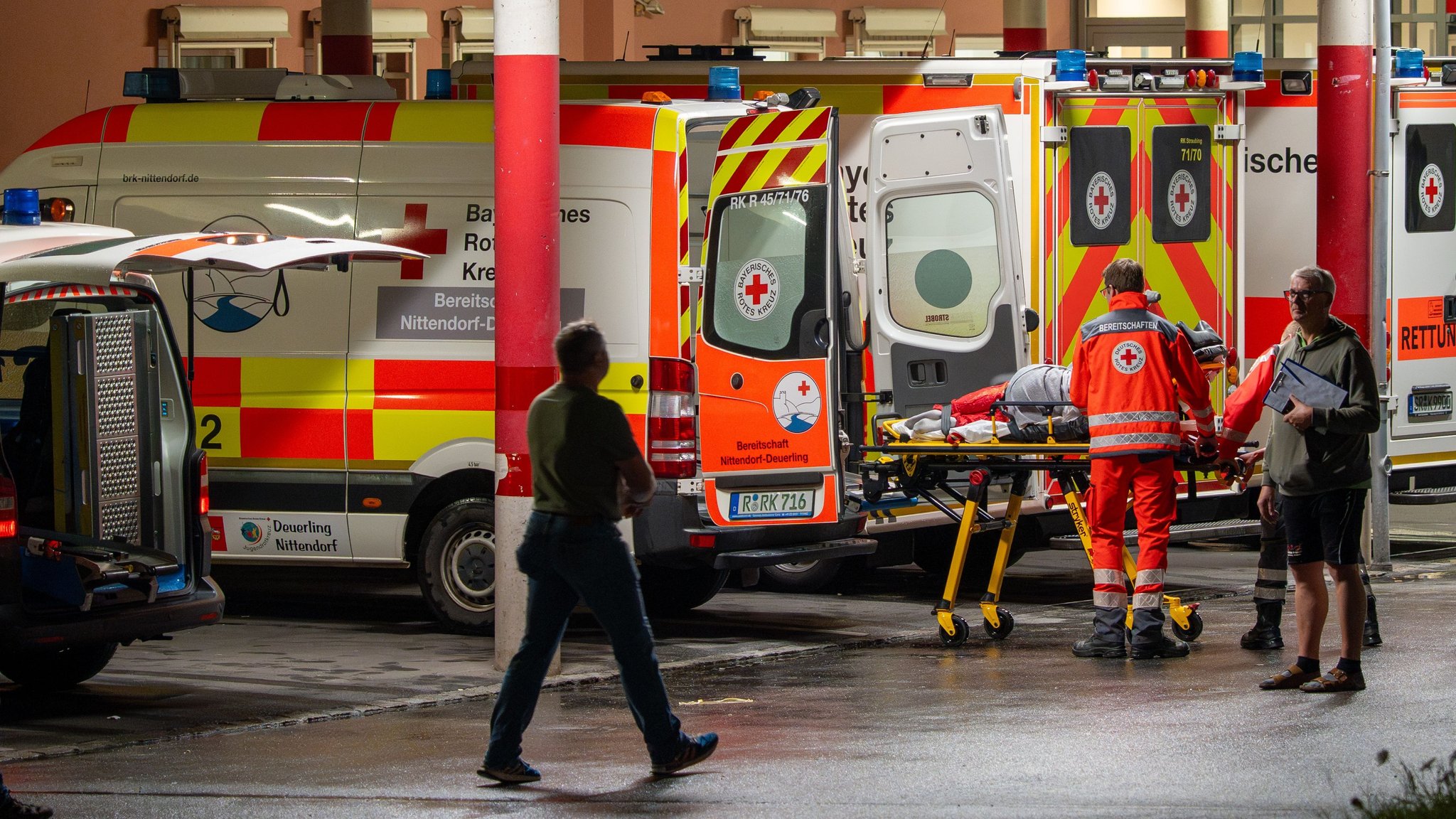 Rund 2.500 Menschen mussten wegen der Entschärfung einer Bombe evakuiert werden, auch ein Krankenhaus und ein Pflegeheim waren betroffen. | Bild: News5 Rund 2.500 Menschen mussten wegen der Entschärfung einer Bombe evakuiert werden, auch ein Krankenhaus und ein Pflegeheim waren betroffen.