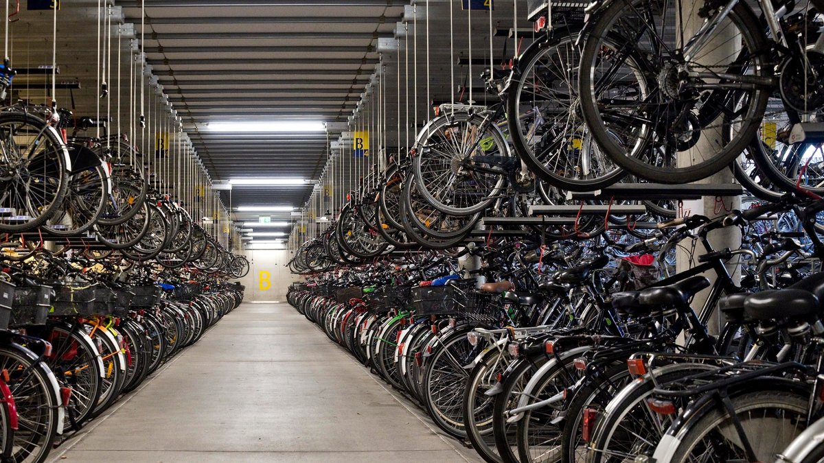 Fahrradparkhaus am Hauptbahnhof Münster