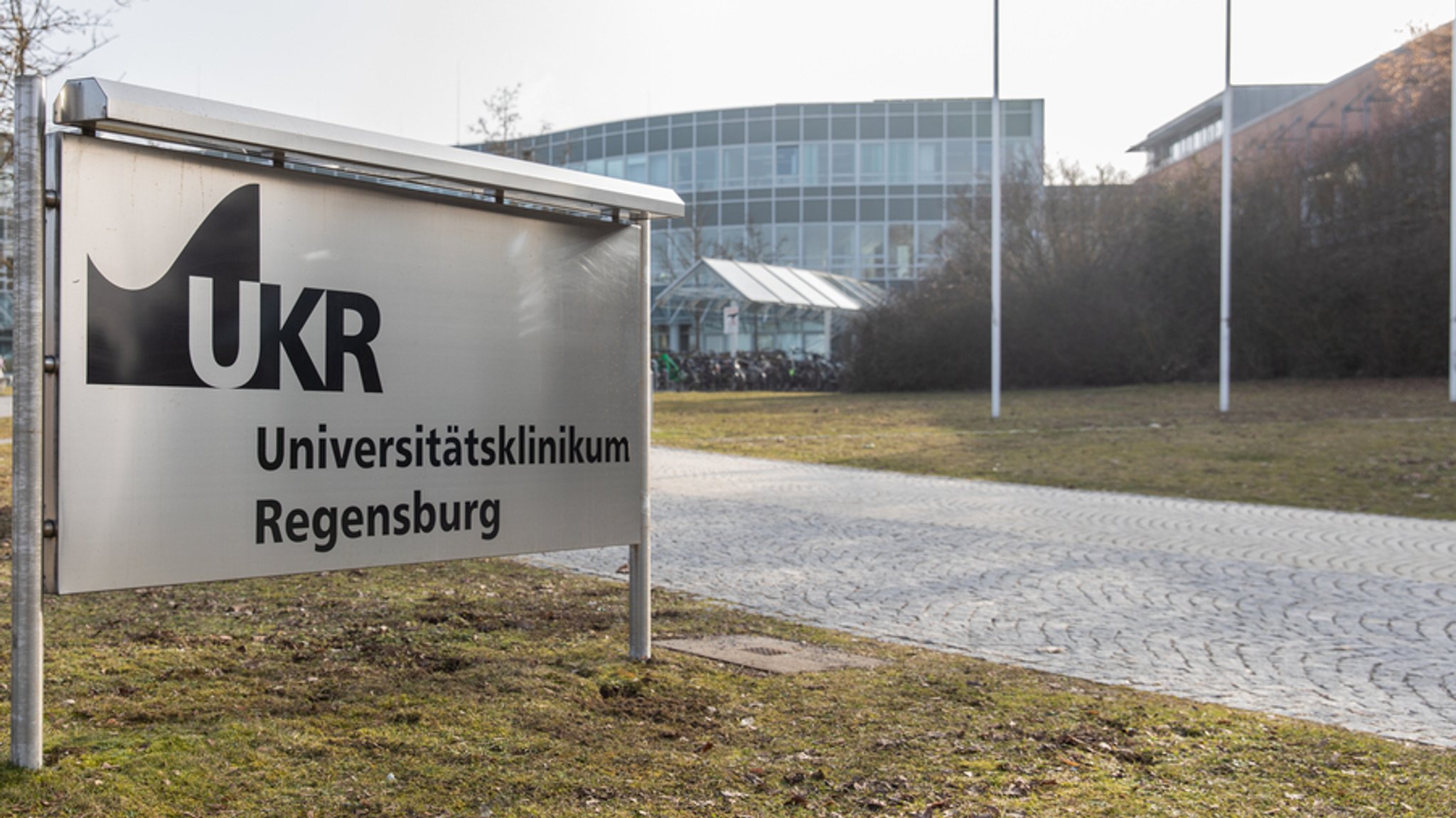 Die Regensburger Universität von außen