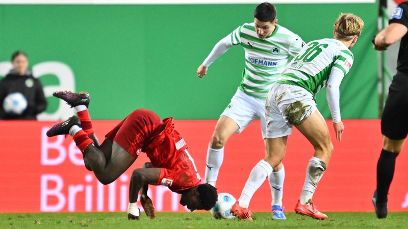 SpVgg Greuther Fürth - 1. FC Kaiserslautern | Bild: picture alliance / Sportfoto Zink SpVgg Greuther Fürth - 1. FC Kaiserslautern