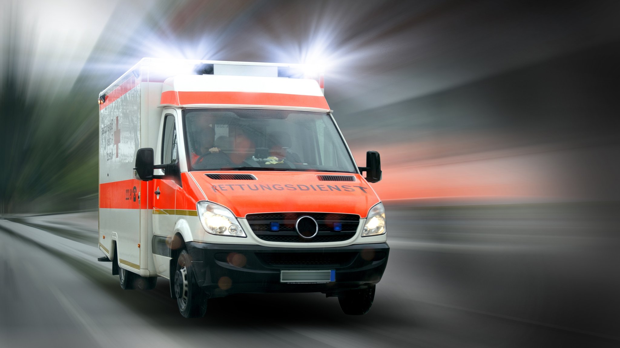 Fahrer erfasst 13 Jahre alte Radlerin und begeht Unfallflucht