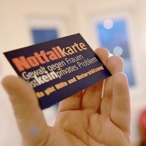 Das Frauenhaus - Geschichte eines Schutzraumes | Bild: picture-alliance/dpa