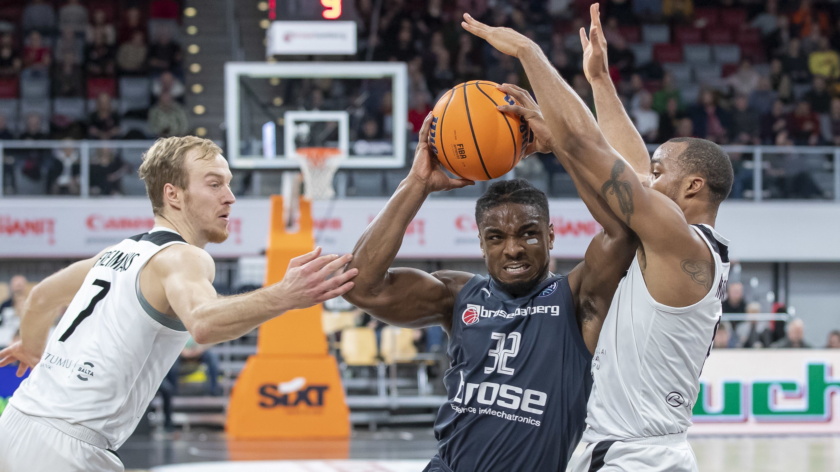 Bamberger Basketballer Schlagen Riga In Der Champions League Br24