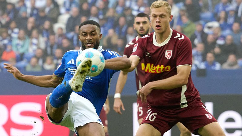 FC Schalke 04 - Jahn Regensburg | Bild: dpa-Bildfunk/Bernd Thissen FC Schalke 04 - Jahn Regensburg