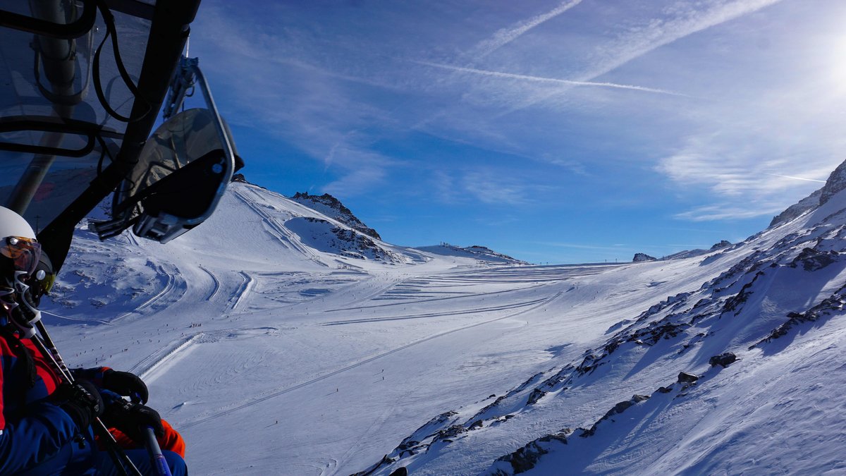 ARCHIV: Tux, Österreich : Sessellift Sessellift über einer Skipiste im Zillertal (02.01.2023)